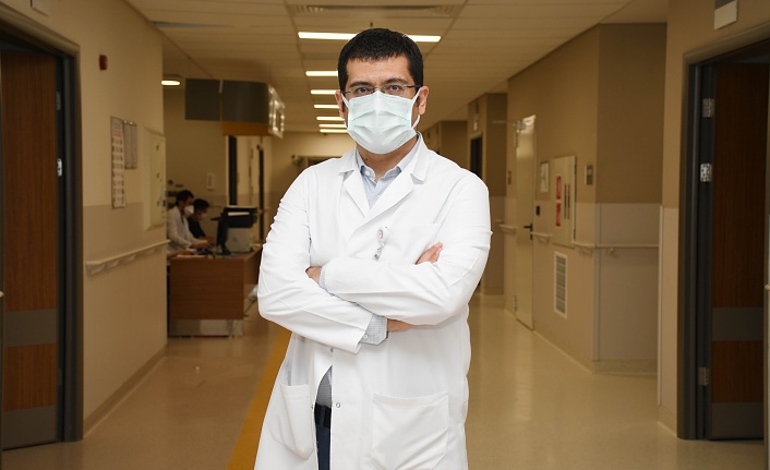 Prof. Dr. Çil: "Kanser hastalarının 3. doz aşı yaptırmaları uygun"