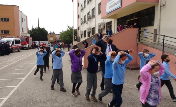 Mersin'deki Okullarda Deprem Tatbikatı
