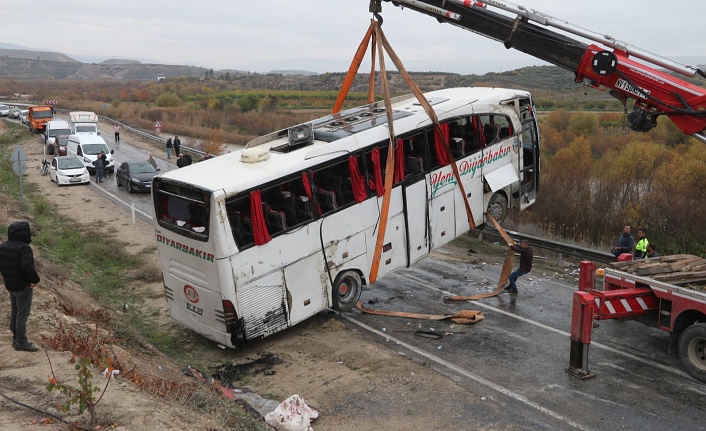 Otobüs kazası: 1'i ağır 10 yaralı hastaneye sevk edildi