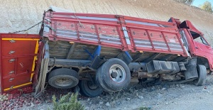 Mersin'de "ölüm virajı"nda kaza: 2 yaralı