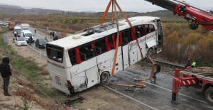 Otobüs kazası: 1'i ağır 10 yaralı hastaneye sevk edildi